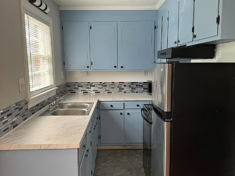 1805 E 6th St #4 — Photo 3