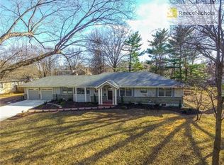 9420 Cherokee Pl, Leawood, KS 66206
