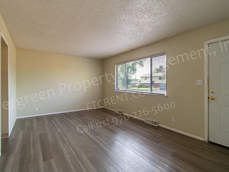 1912 W Plum St — Photo 33
