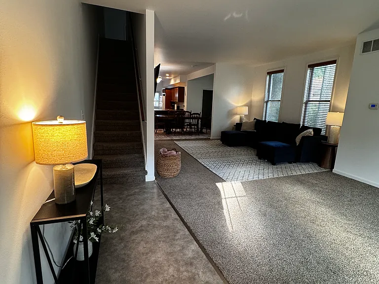 920 Center Pl — Photo 8