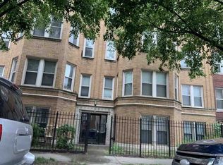7012 S Paxton Ave, Chicago, IL