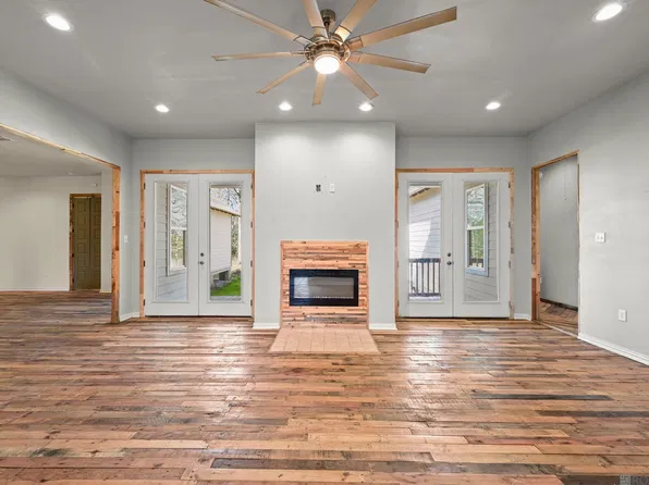 3790 Kahns Rd, Port Allen, LA 70767