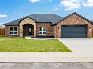 908 Stone Meadow Dr, Mabank, TX 75147