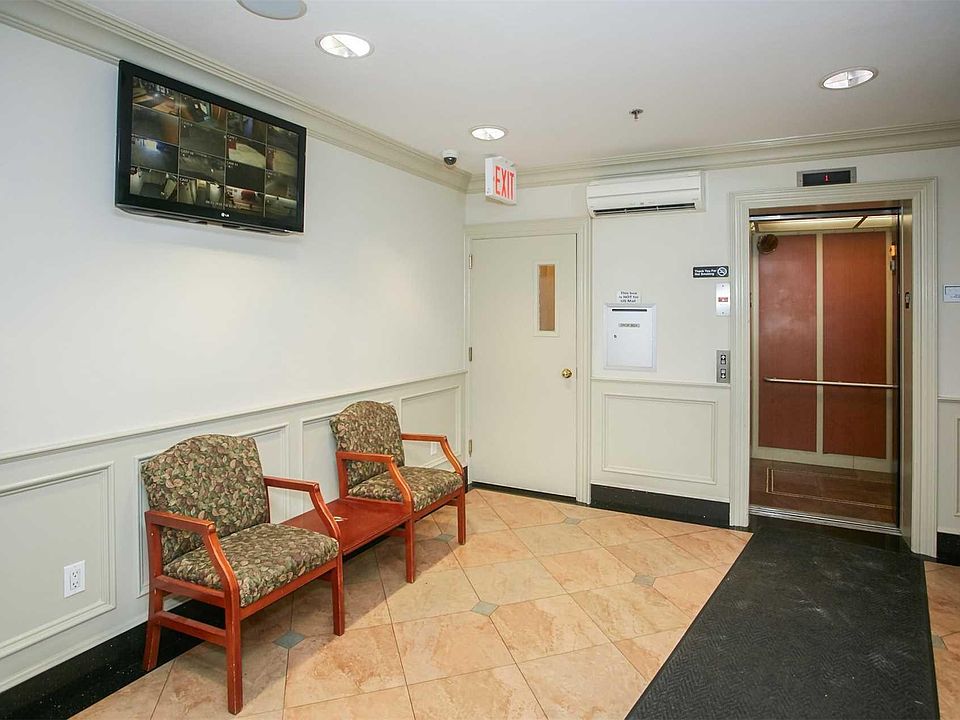 1st image of 13532 Coolidge Ave #5
