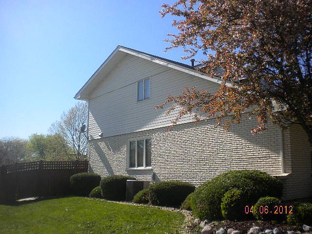 2nd image of 17460 Highwood Dr
