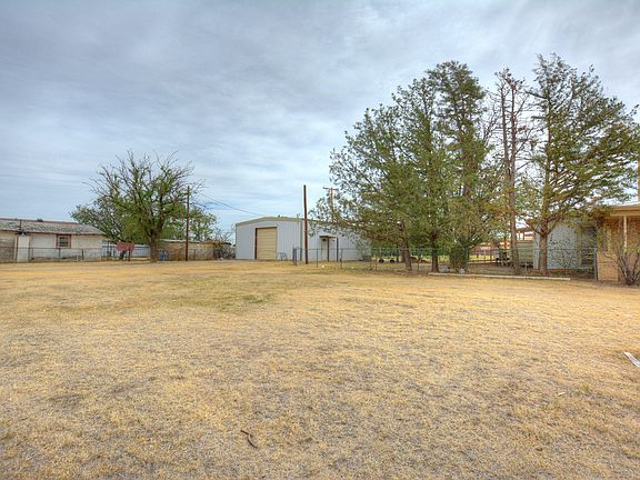5th image of 905 10th St