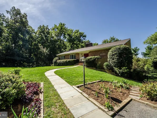 2101 Whiteoaks Dr, Alexandria, VA 22306