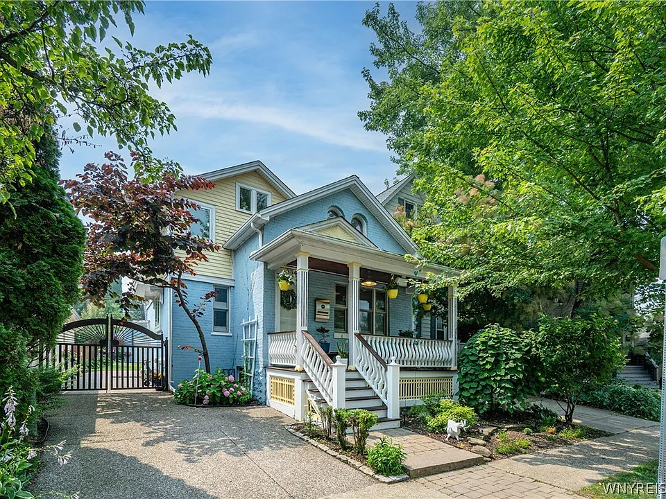 384 Summer St