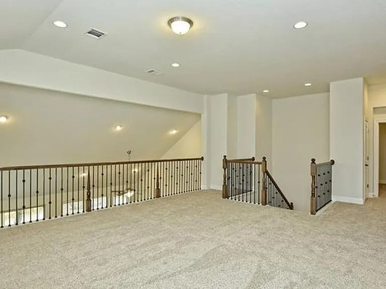 15821 Cinca Terra Dr — Photo 17