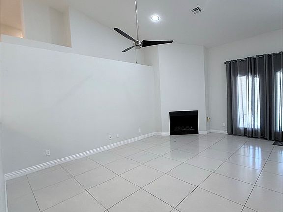 2nd image of 2727 Chokecherry Ave