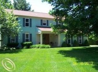 35715 Fredericksburg Rd, Farmington Hills, MI 48331