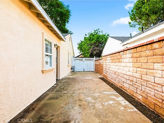 2nd image of 5204 Etiwanda Ave #5204