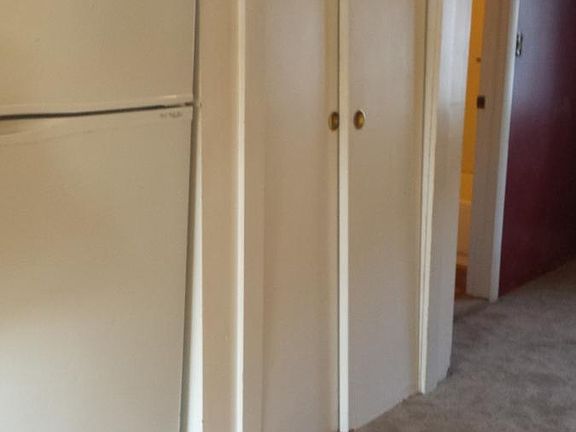 3rd image of 193 Essex St APT 3