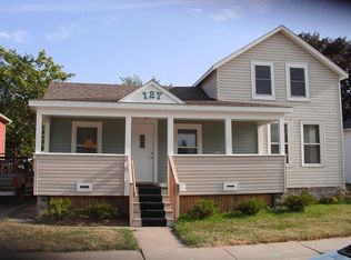 127 W 11th Ave, Oshkosh, WI 54902