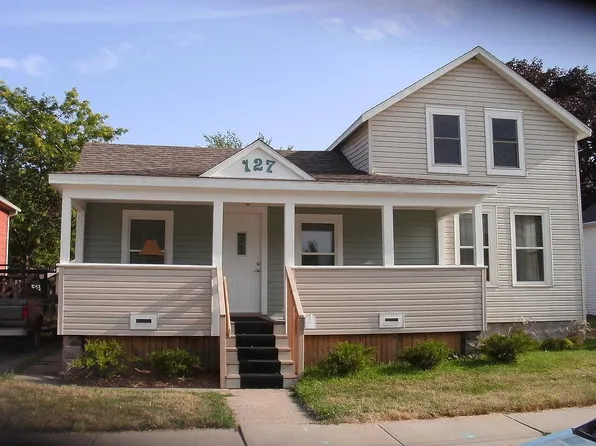 127 W 11th Ave, Oshkosh, WI 54902