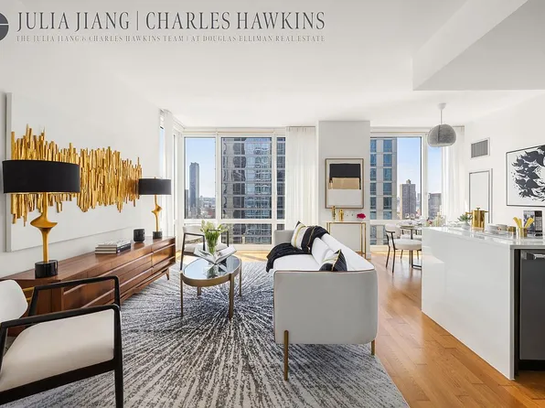 247 W 46th St APT 2202, New York, NY 10036