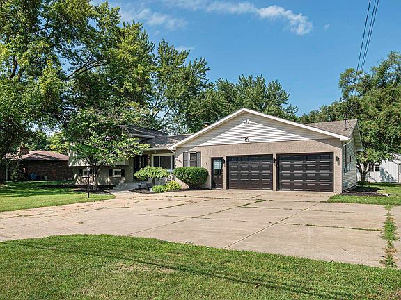 3rd image of 55931 Candace Ln