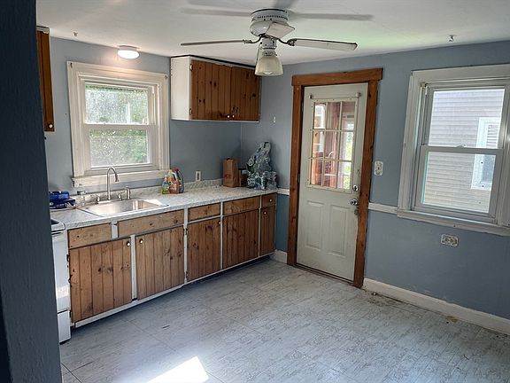 2nd image of 183 Winton St