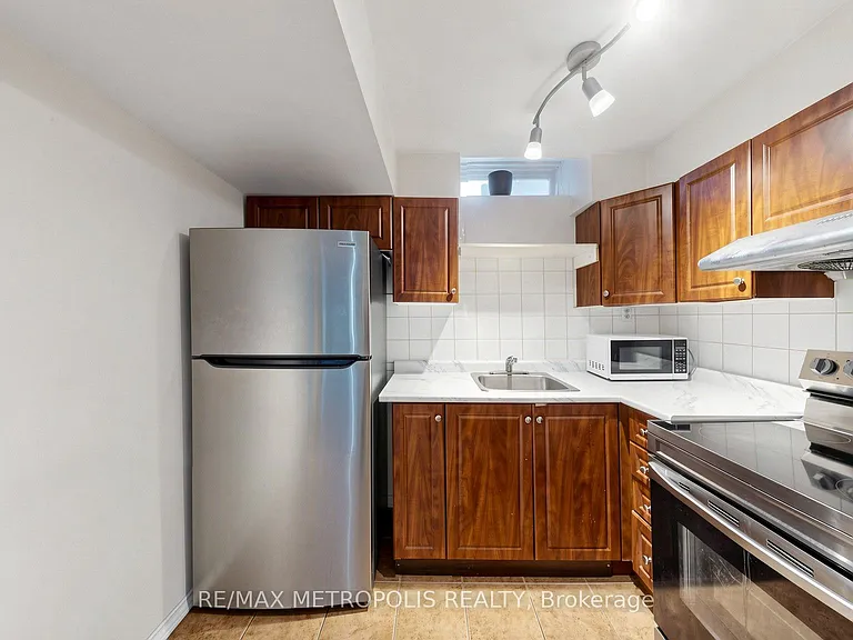 61 Horseshoe Cres #BASEMENT — Photo 13