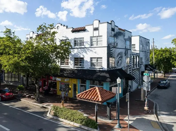 1603 SW 8th St #11, Miami, FL 33135