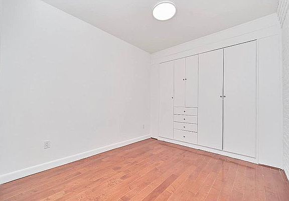 3rd image of 661 Washington St APT 3F