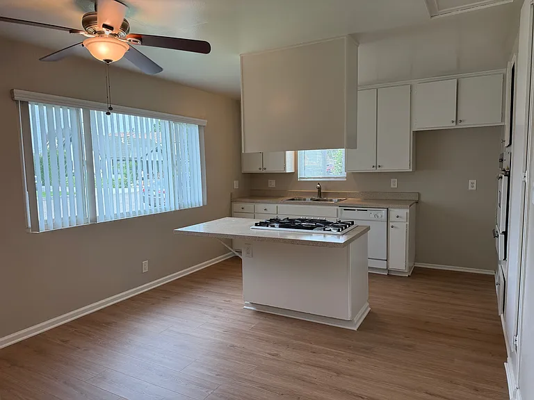 325 E Amerige Ave #A — Photo 9