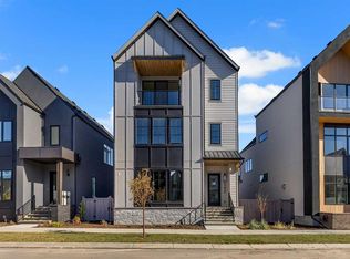 342 S Normandy Dr SW, Calgary, AB T3E8G8