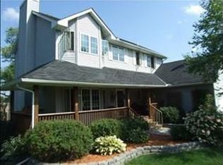 11772 N Meadow Curv, Lindstrom, MN 55045