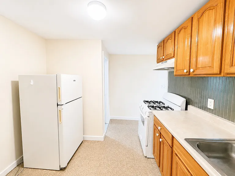 4 N Bleeker St #4 — Photo 15
