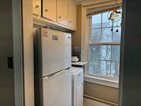 4th image of 32 Market St Unit 4