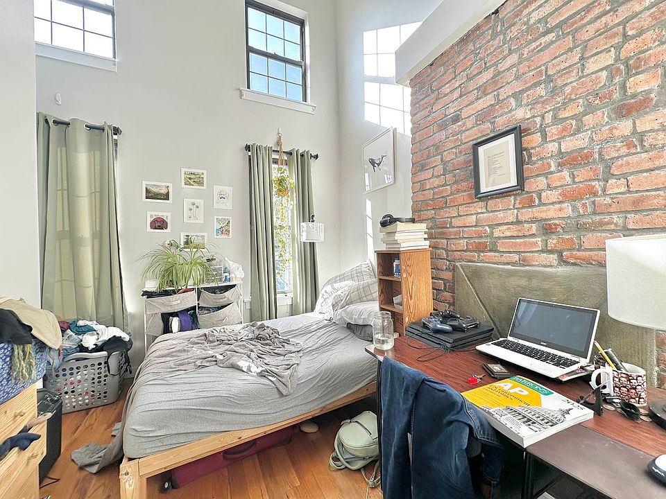 1st image of 30 Woodbine St #3