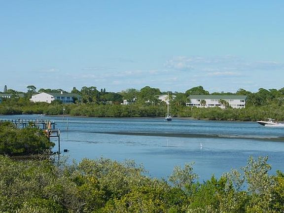 3rd image of 19727 Gulf Blvd #I2
