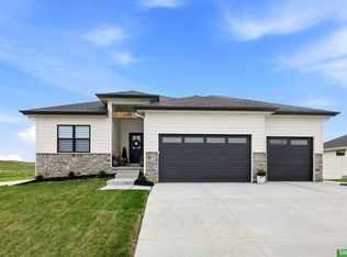 11970 S 118th St, Papillion, NE 68046