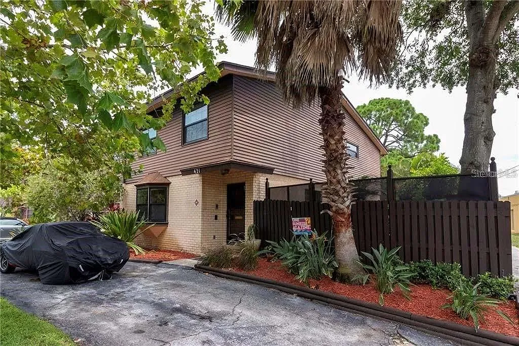 3 bed, 2.0 bath, 1620 sqft, $2,700 — Photo 2