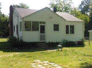 12 Poinsett St, Williamston, SC 29697