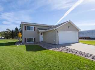 223 Maple Pointe Blvd, Mapleton, ND 58059