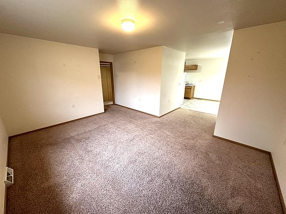 2nd image of 1322 8th Ave NE #6