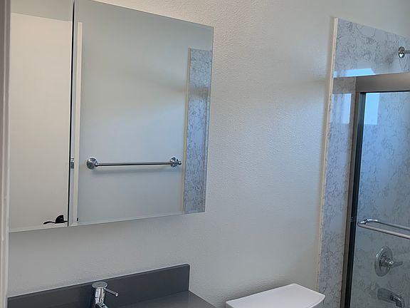 5th image of 871 Burbank Dr APT 4