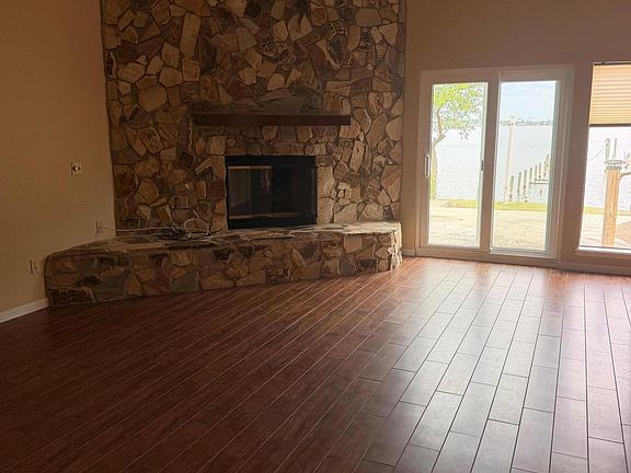 3rd image of 2206 Country Club Dr