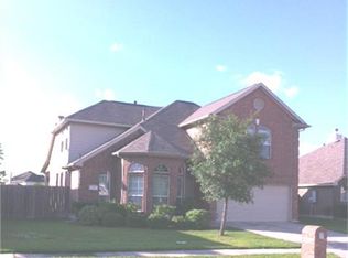 215 Boxwood Dr, Baytown, TX 77520