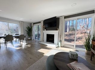 8 Clover Ct, Avon, CT 06001