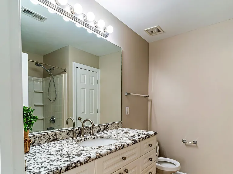 208 Sir William Ln — Photo 17