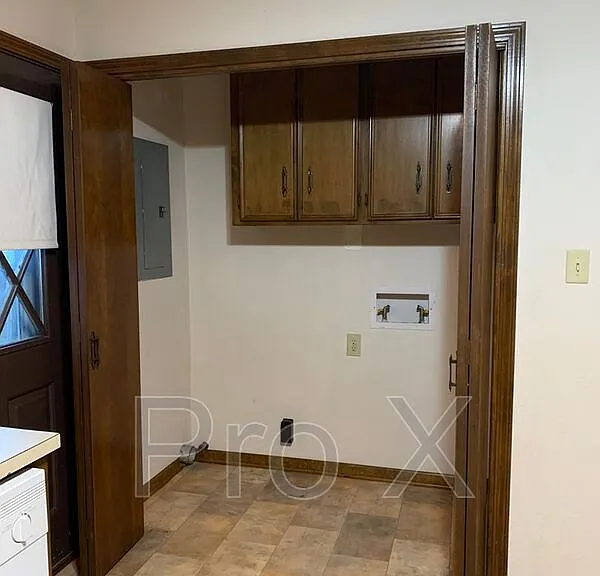 423 W Elk St — Photo 7