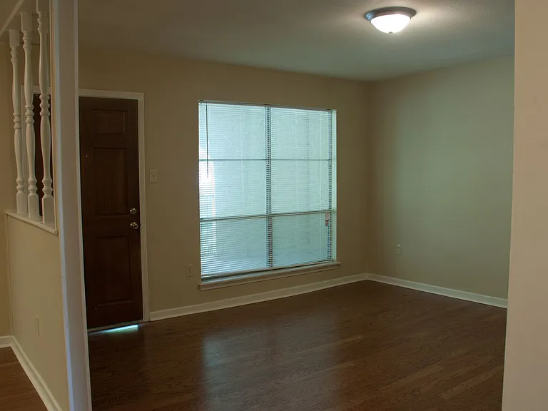 752 Kenmore Ave — Photo 10