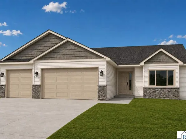 511 Gunnar Ln, Ellendale, MN 56026