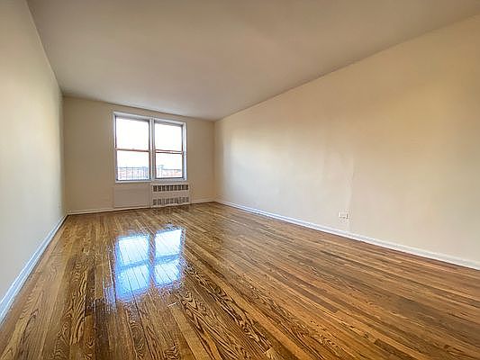 4th image of 38-15 Bowne St #3J