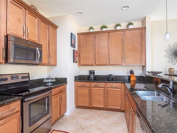5th image of 8000 Prestbury Dr