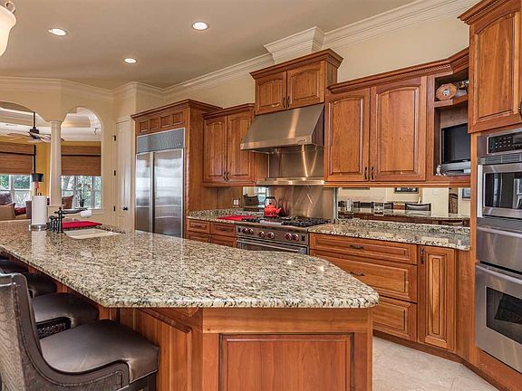4th image of 5373 Soundside Dr