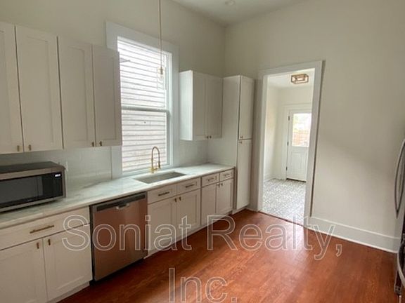 5th image of 1218 Bartholomew St