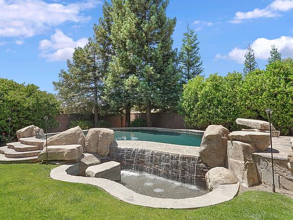 2nd image of 5554 Saint Andrews Dr